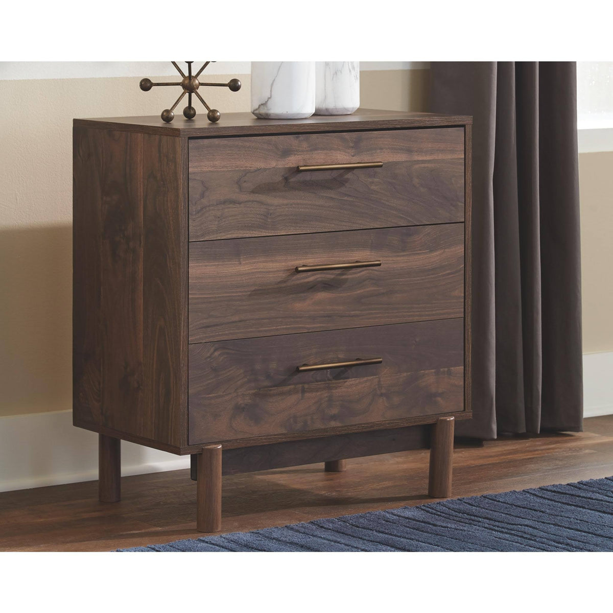 Three Drawer Chest Z64031