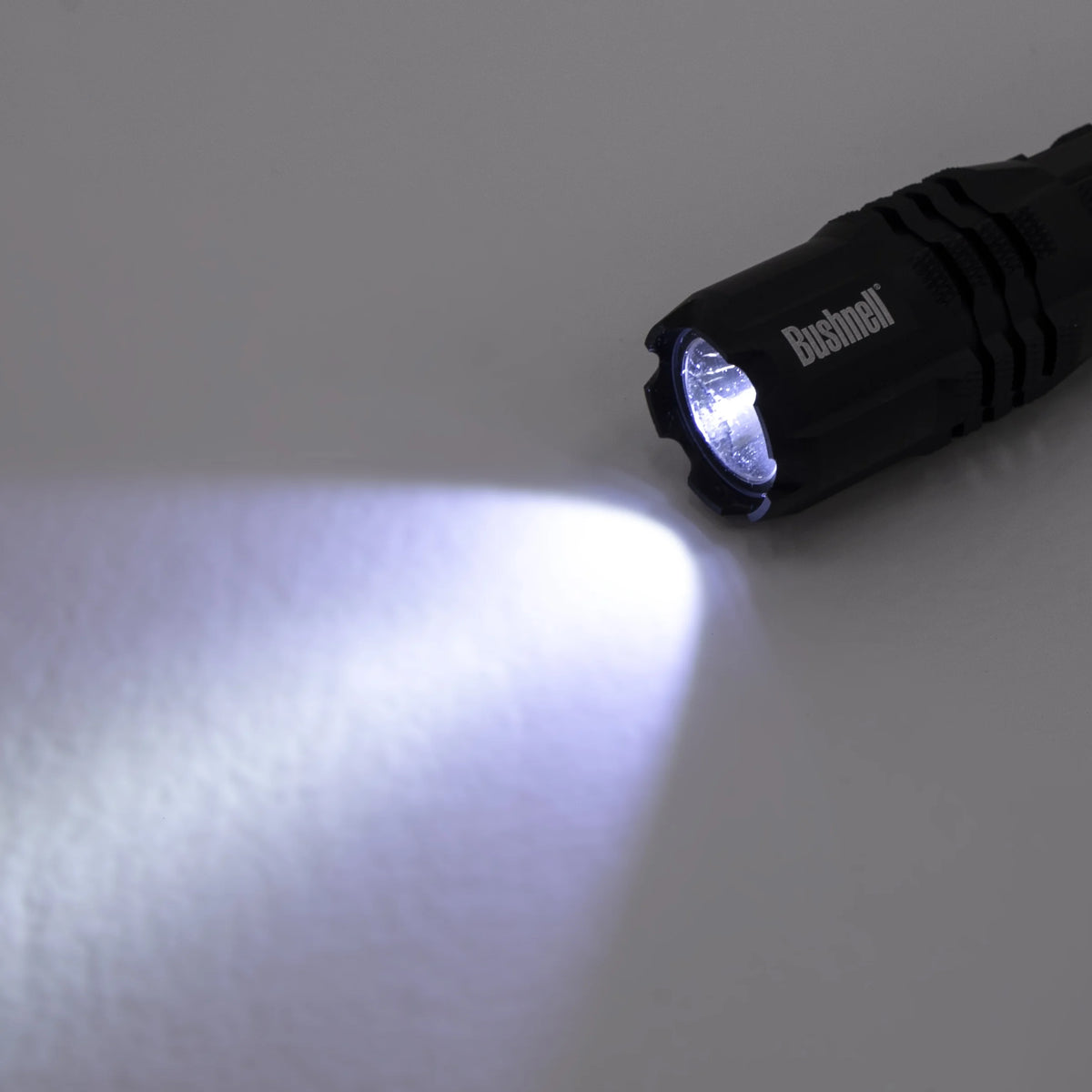 400 Lumen LED Flashlight O597