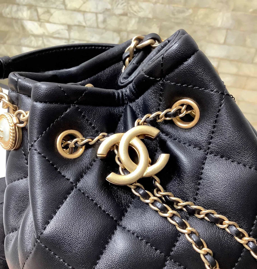 Black Bucket Bag P51830