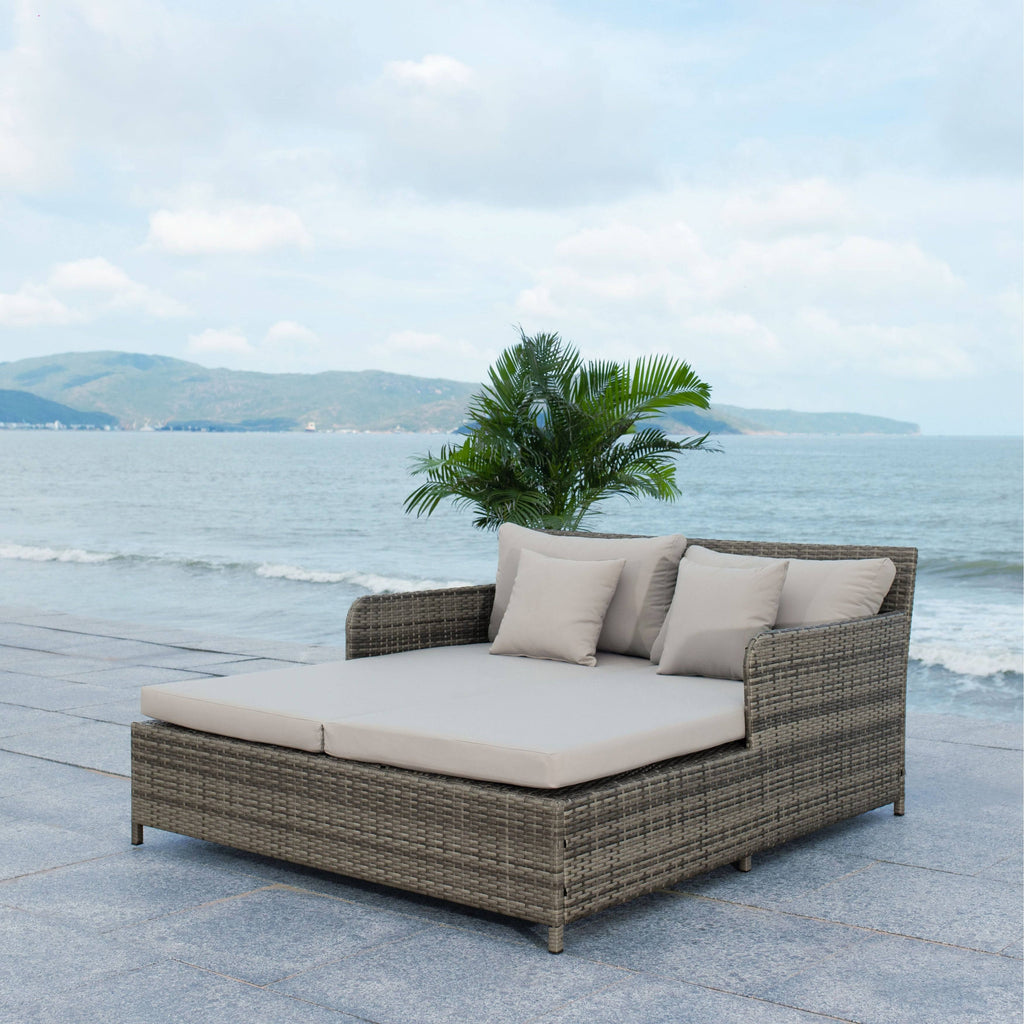 Grey and White Daybed R755