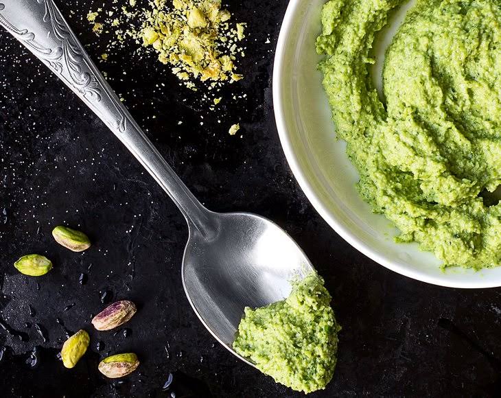 25 Pounds Pistachio Kernels M768