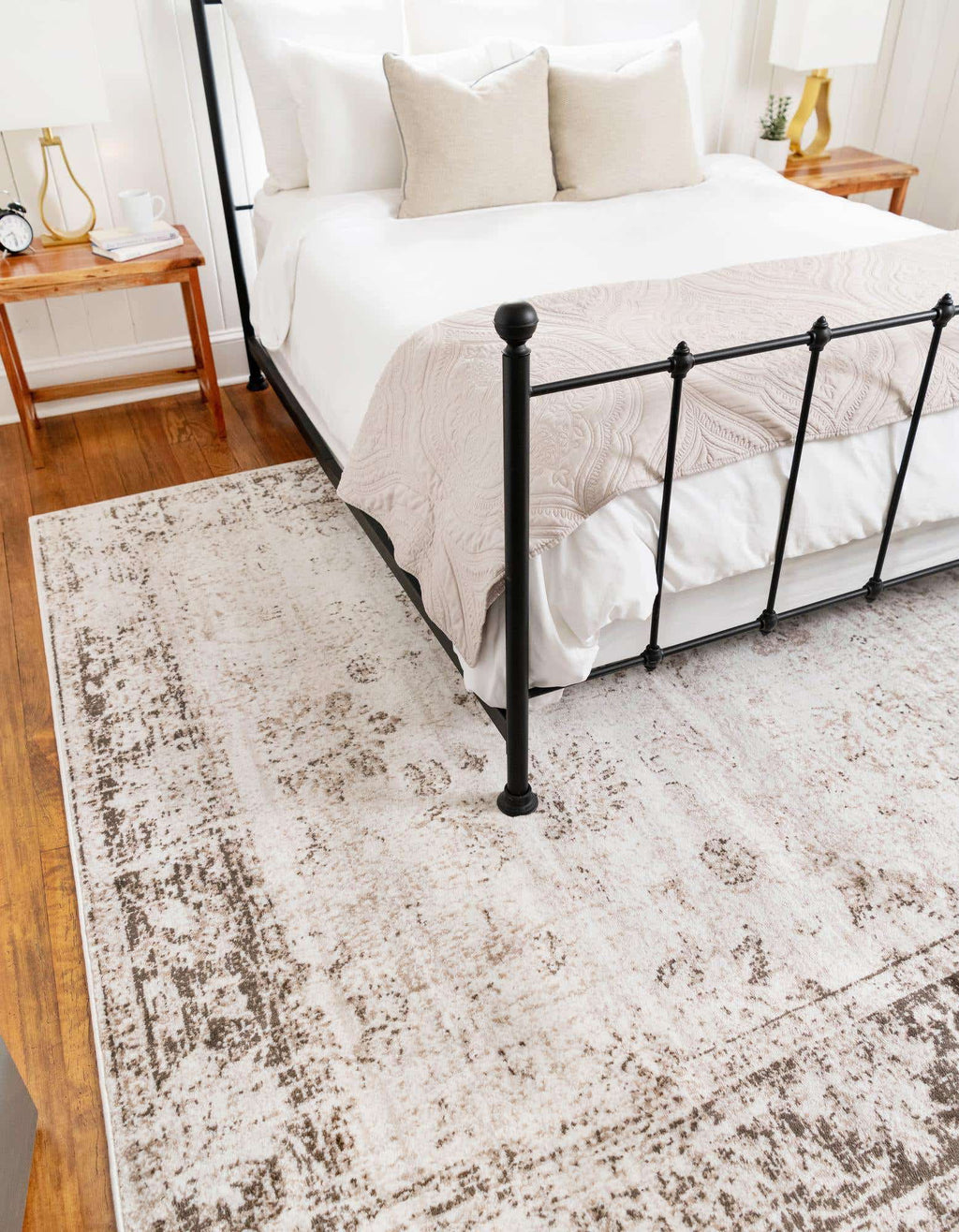 10' x 14' Beige Medium Rug L8819