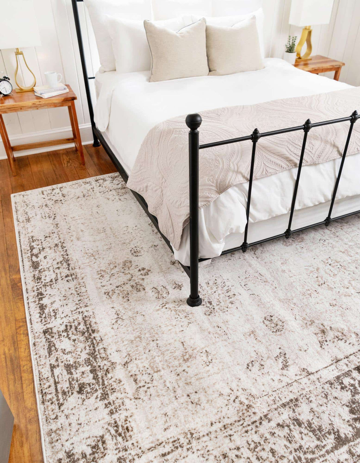 10' x 14' Beige Medium Rug L8819