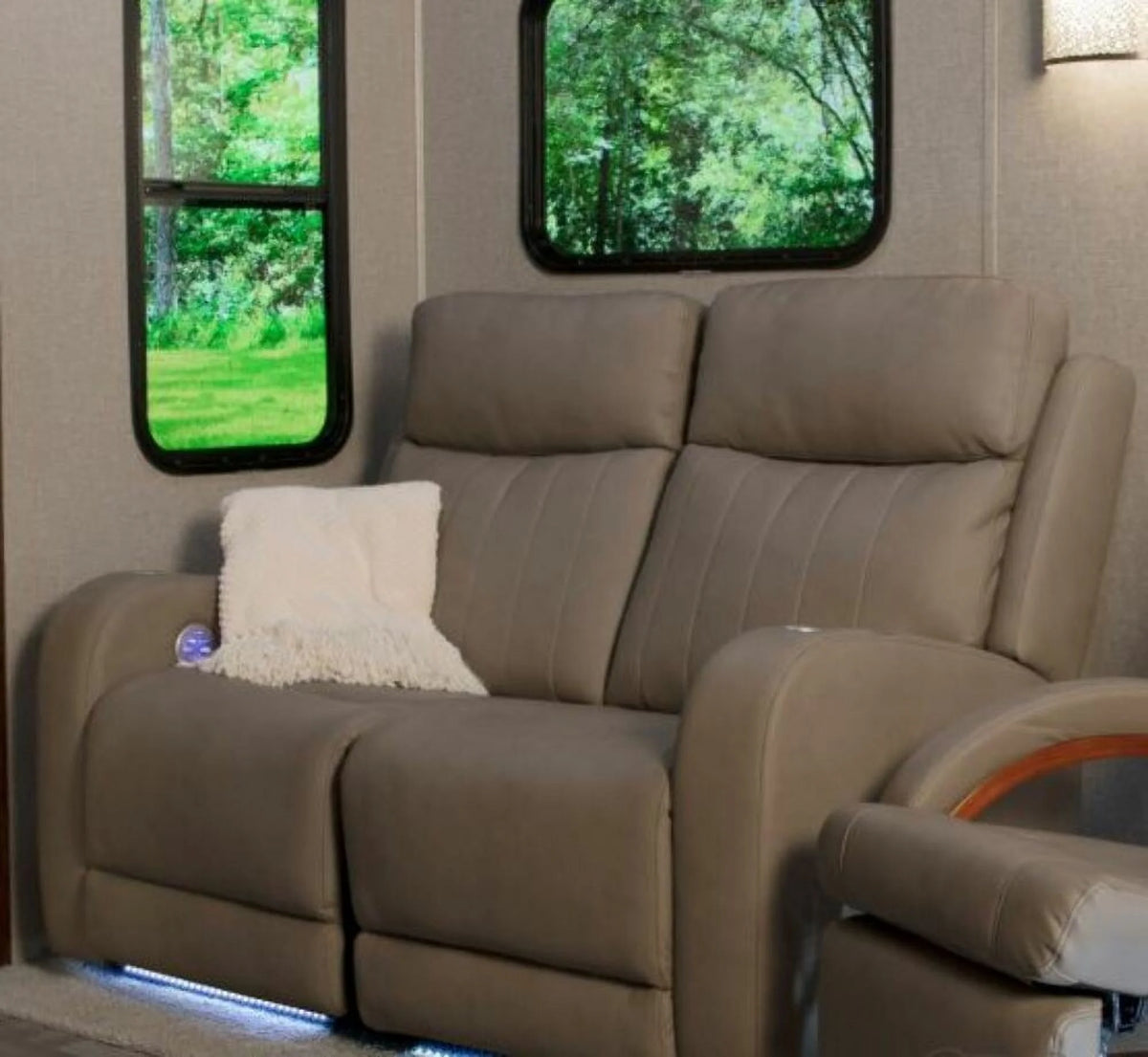 Left Hand Recliner L137014