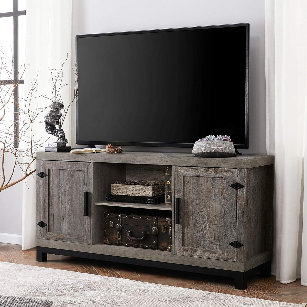 60 Inch Mango Wood TV Stand with 6 Storages H555