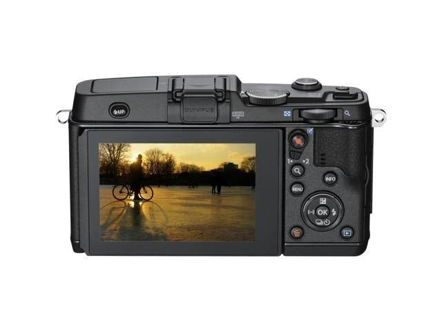 Black Body Interchangeable Lens Camera I164802