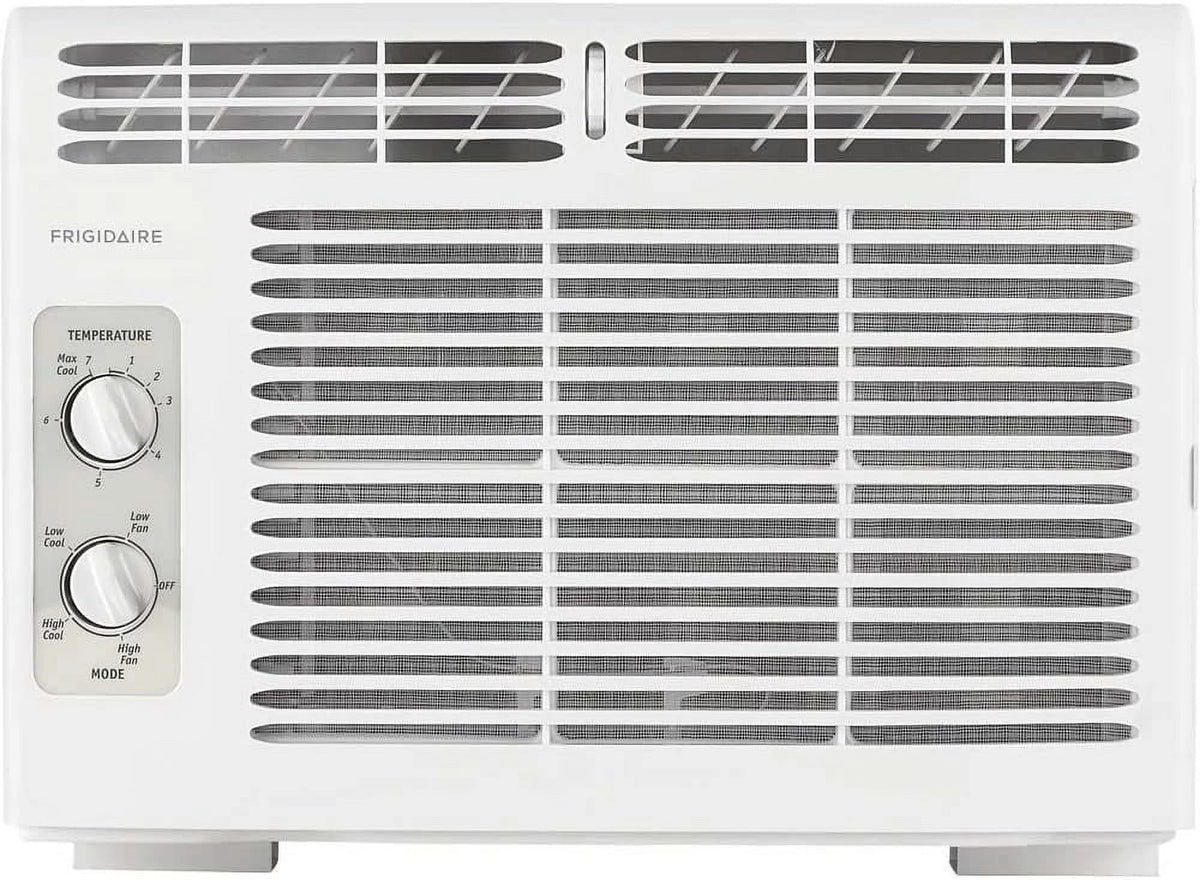 White 5000 BTU Window Air Conditioner Y47229